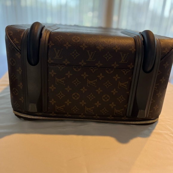 LOUIS VUITTON Pegas 70 Suitcase - Picture 8 of 16